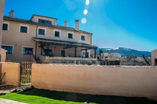 Hotel Rural La Data - Housity