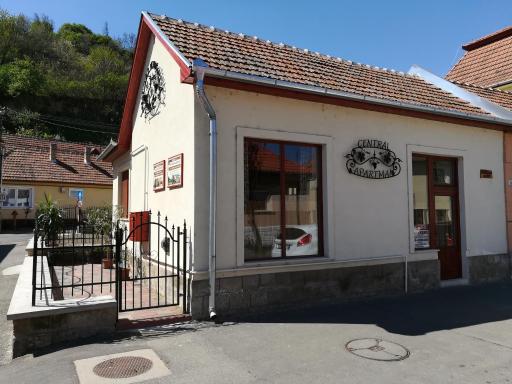 Centrál Apartman - Housity