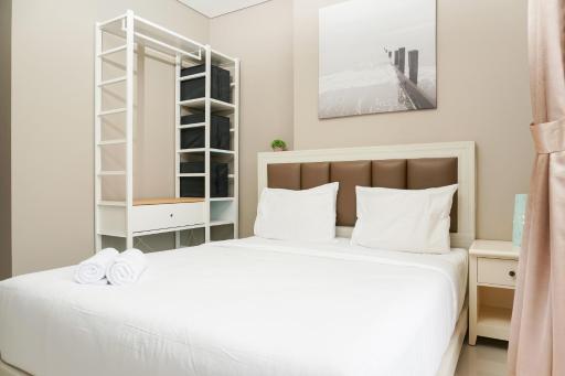 Comfy Studio Ciputra International Apartment By Travelio - Housity
