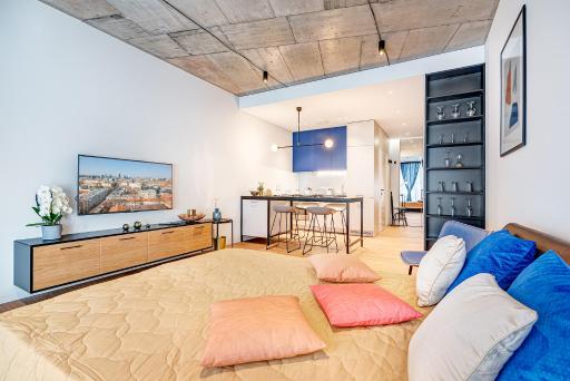 HaPPy Inn GOLD Studio, self check-in, Parking in the underground garage - Housity