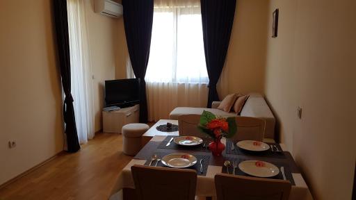 Maximilian Apartment - Housity