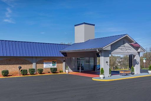 Quality Inn & Suites - Housity