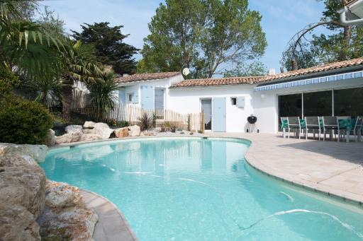 Très belle villa avec piscine (4*) - Housity