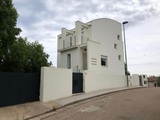 Modern House - Housity