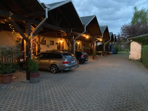 Schröder's Motel - Housity