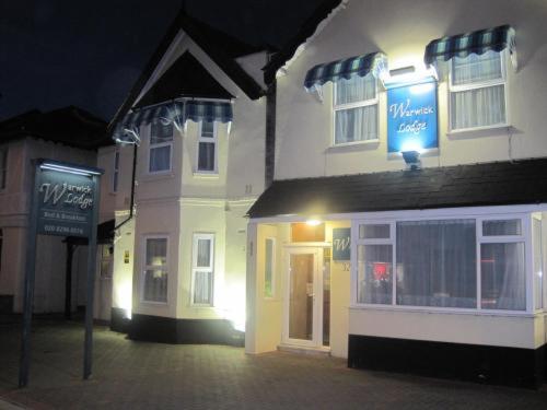 Warwick Lodge - Housity