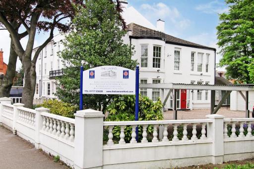The Lawns Guest House - Housity
