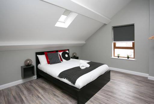 University Road Apartments - Housity