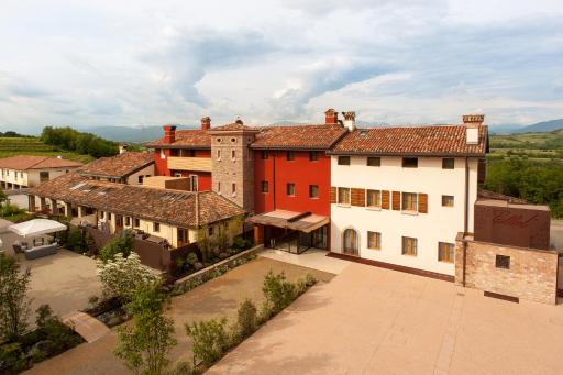 Elliot Osteria e dormire in collina - Housity