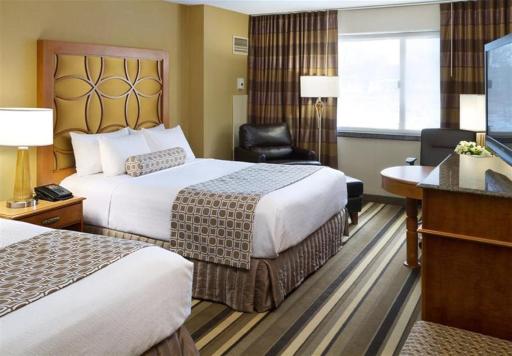 Crowne Plaza Minneapolis West, an IHG Hotel - Housity