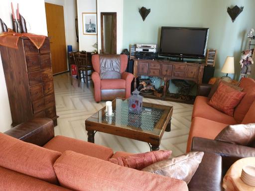 EFI'S HOUSE - Housity
