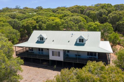 Sea Breeze Chalets Yallingup - Housity
