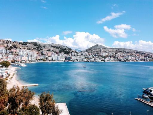 Eli's Seafront Apartment - Housity