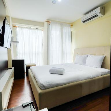 Comfy Studio Tifolia Apartment By Travelio - Housity