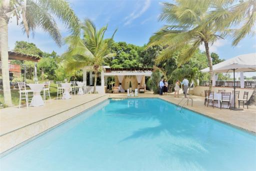 Isabela Villa Bonita - Vacation & Event Venue Sleeps 50! - Housity