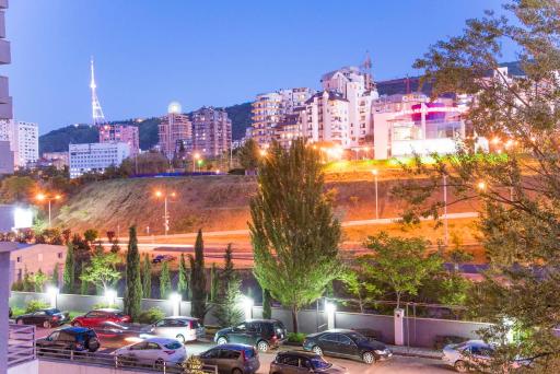 Tbilisi Apartment Tennis court - Housity
