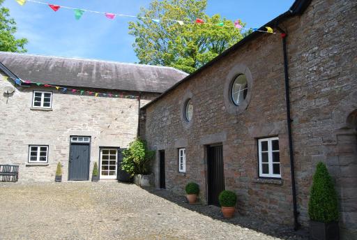 Glanhenwye Courtyard Cottages - Housity