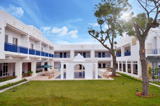 J Resort - Housity