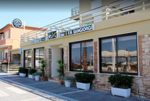 Hotel Ristorante Il Gabbiano - Housity