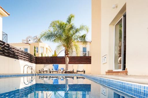 Crystal Blue villa in a perfect Location - Housity