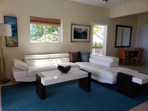 Villa Indigo Sunny 1BR Apartment in Private Gated Estate - Housity