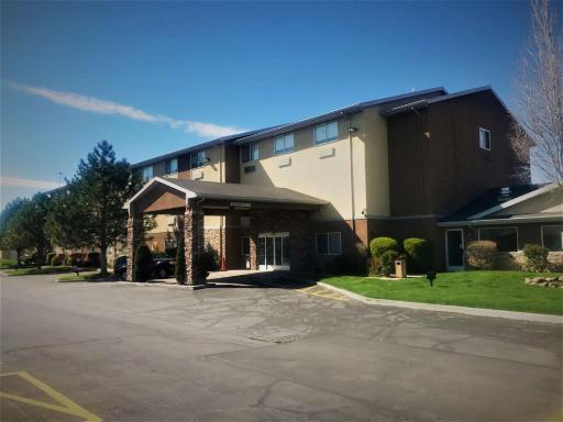 West Valley Inn - Housity