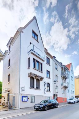 Hotel Cornelia - Housity
