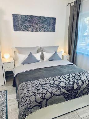 Im kleinen Stil ll - Housity