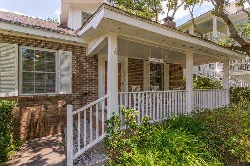 Large and Bright East Beach Home! - Housity