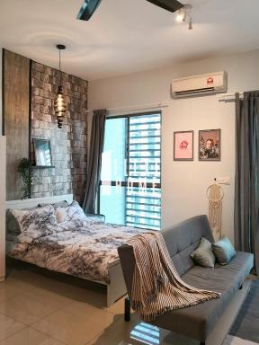 Colour-Theme Designed, Private Studio Home, Cybersquare 27B Cyberjaya, Flexihome-MY - Housity