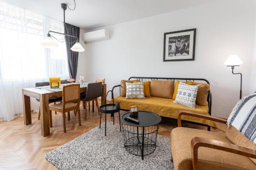 Homey Milka Apart up to 6 ppl Visit Velingrad Centre - Housity