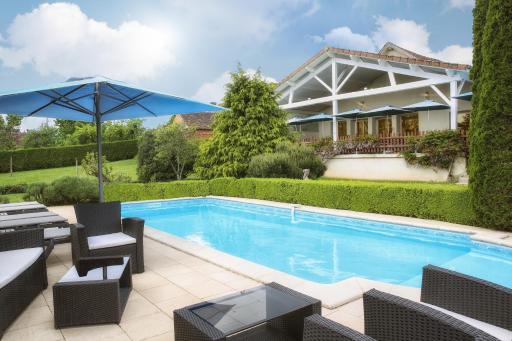 Logis Hôtel-Restaurant Les Voyageurs - Housity