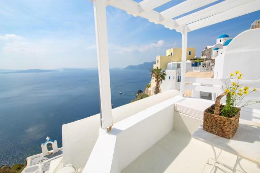 Menias Cave House - Housity