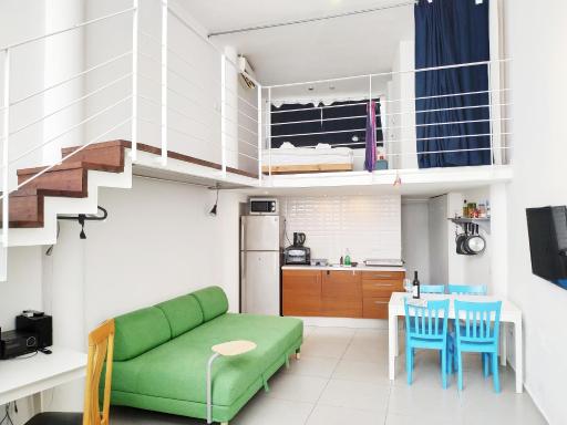 AirTLV - Centrally Located Studio With Gallery - Housity