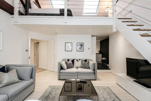 Host Apartments - Cavern Quarter Penthouse - Housity