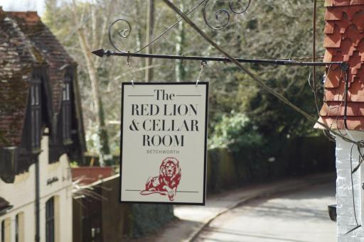 Red Lion Hotel, Pub & Restaurant - Housity