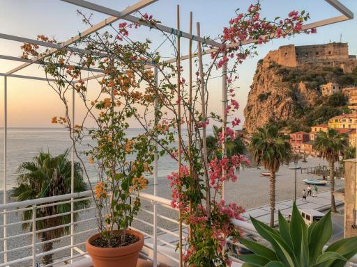 Il tramonto - Housity