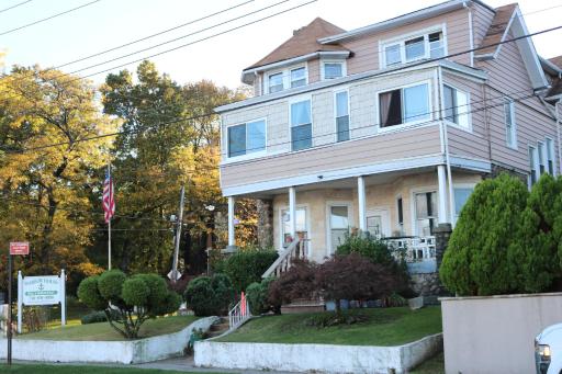 Harbor House Bed and Breakfast - Housity