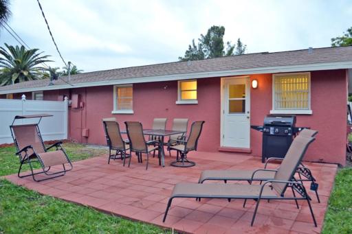 Holmes Beach - Peacock - A 208 - Housity