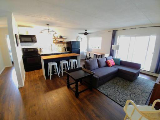 Chinook Condo - Housity