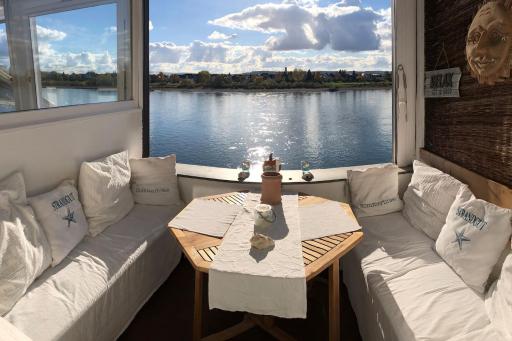 VILLA RHEINSTEIN AM SCHLOSS ENGERS - Housity