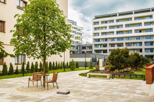 The Town Hall Residence -Welcome Home Apartment-free outdoor parking-AC - Housity