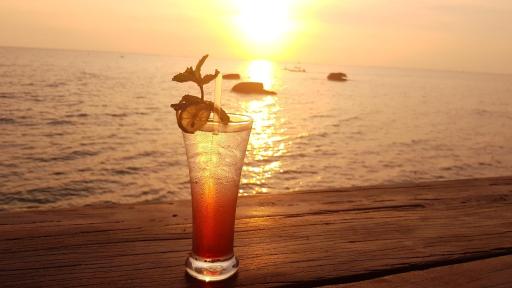 Free Beach Resort - Housity