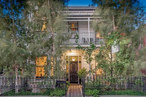 Captains Retreat Apartments and Cottages - Housity