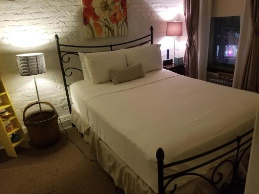Cozy Fully Furnished Apartment Near Prospect Park & Public Transport - Hizvo