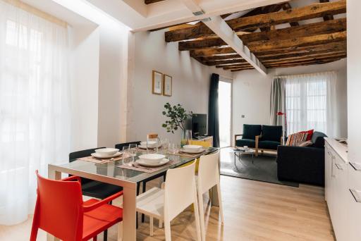 Edificio Calixto by Plaza Mayor Apartamentos - Housity