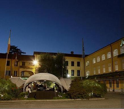 Jet Hotel - Housity