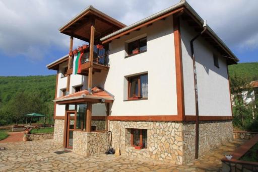 Васильовата къща - Гинци / Vasiliovata House - Gintsi - Housity