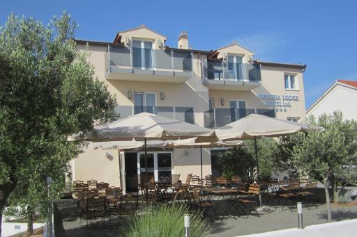 Viktoria Lodge Bed and Breakfast - Housity