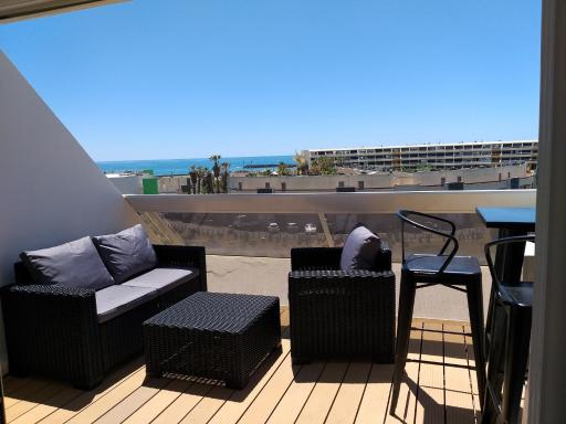 Clubber Naturiste Design - Housity